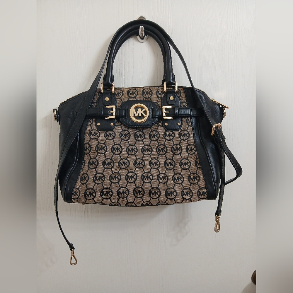 Michael Kors Handbag. Authentic.
